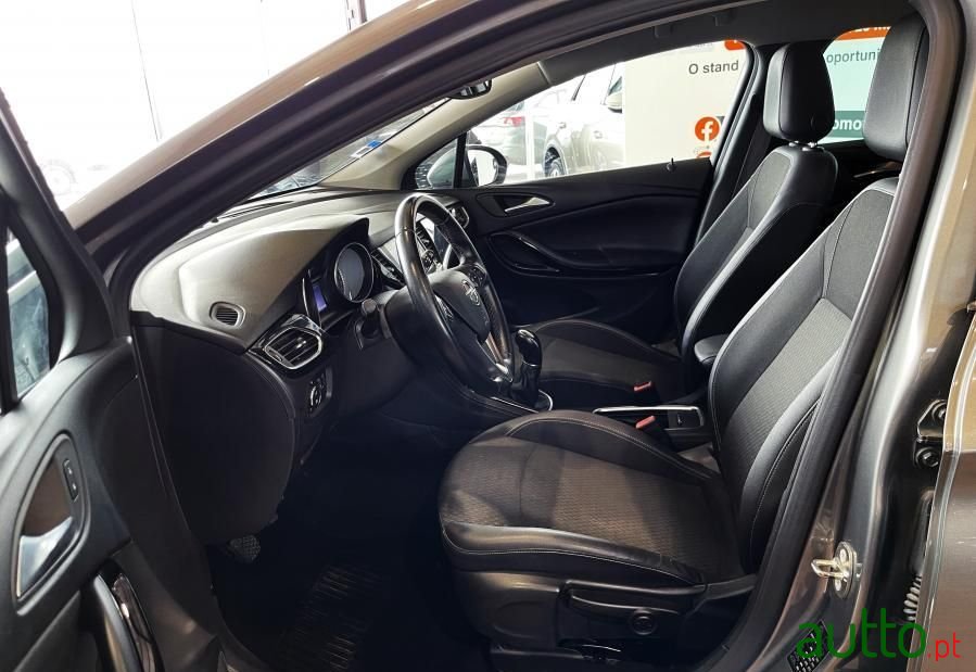 2017' Opel Astra Sports Tourer photo #6