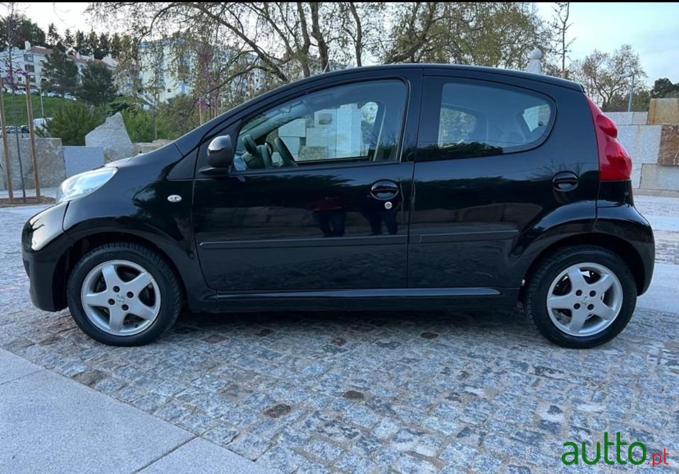 2010' Peugeot 107 photo #4