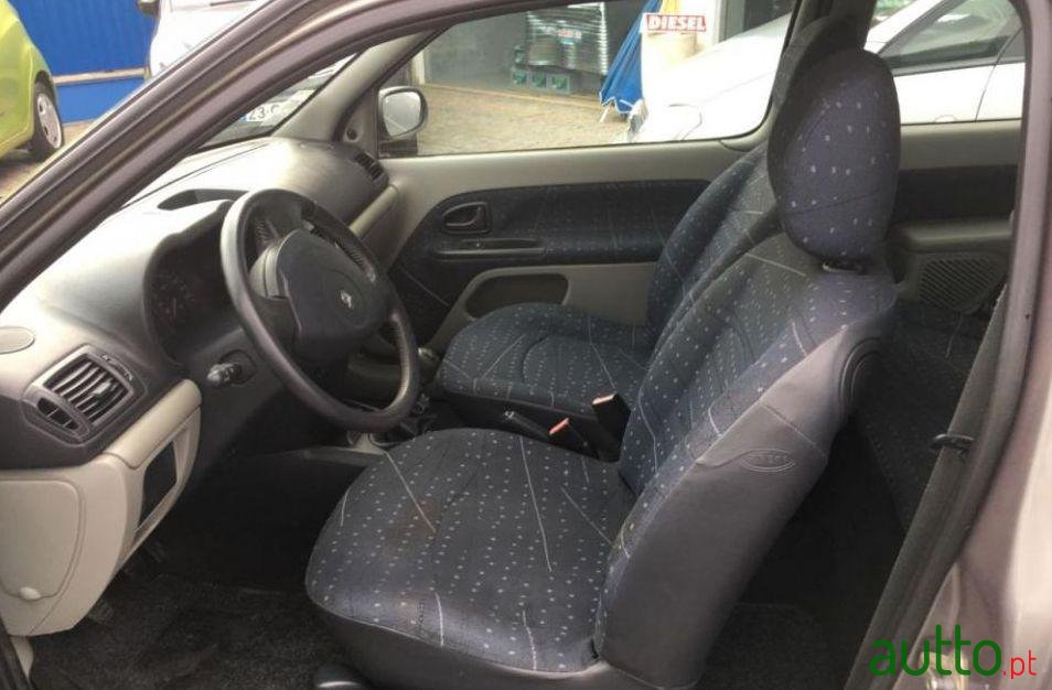 2003' Renault Clio photo #3