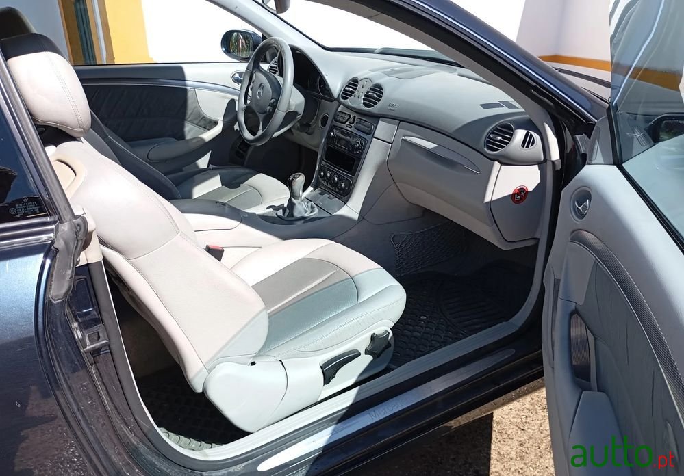 2003' Mercedes-Benz Classe Clk photo #4