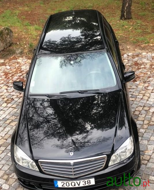 2010' Mercedes-Benz C-220 Blueefficiency photo #2