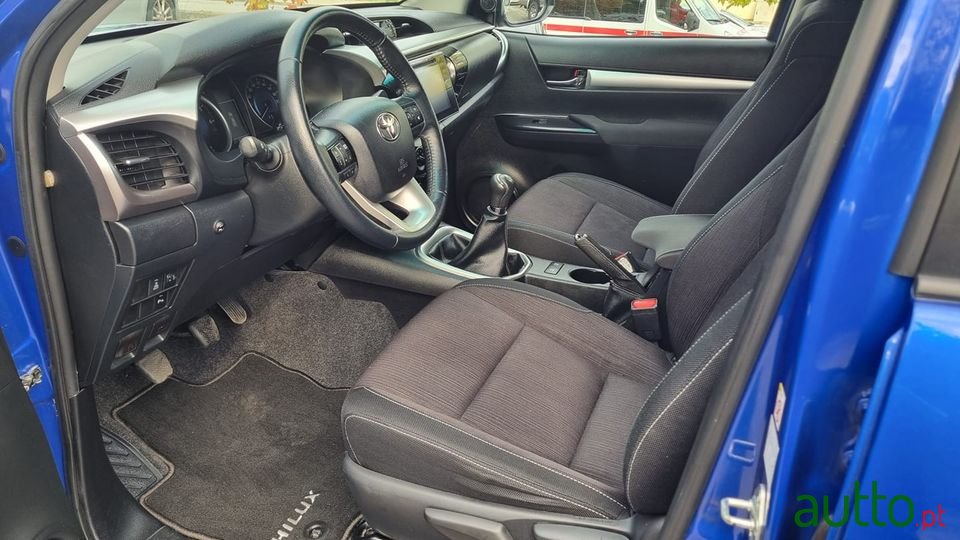 2018' Toyota Hilux photo #2