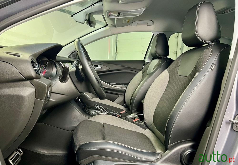 2020' Opel Grandland X photo #6