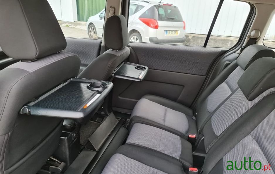 2007' Mazda 5 Comfort photo #3