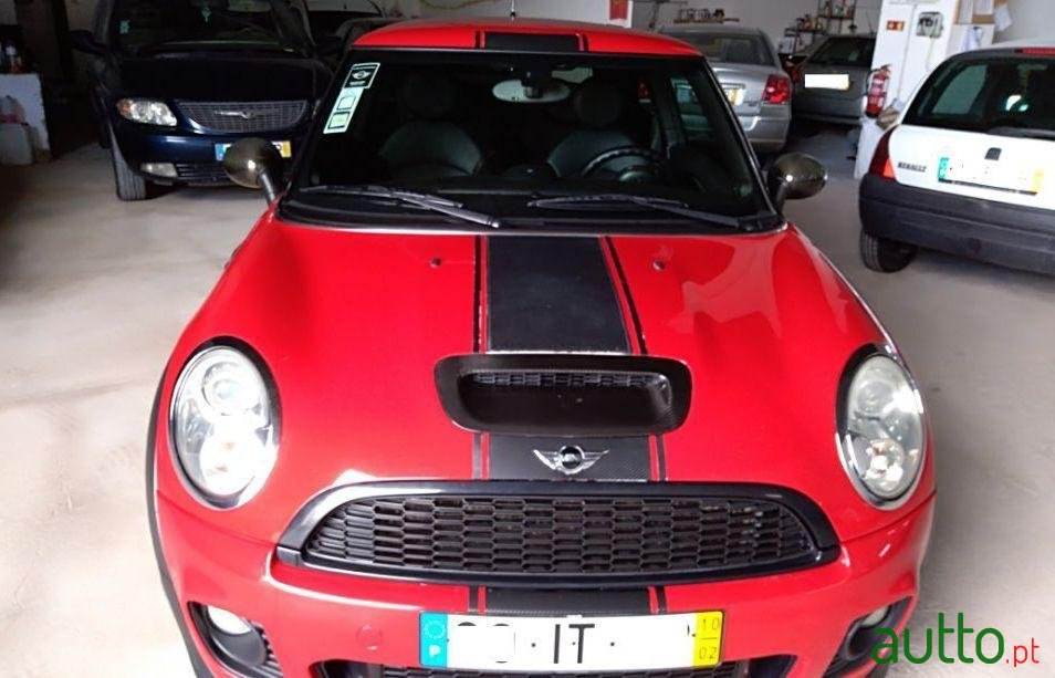 2010' MINI John Cooper Works photo #1