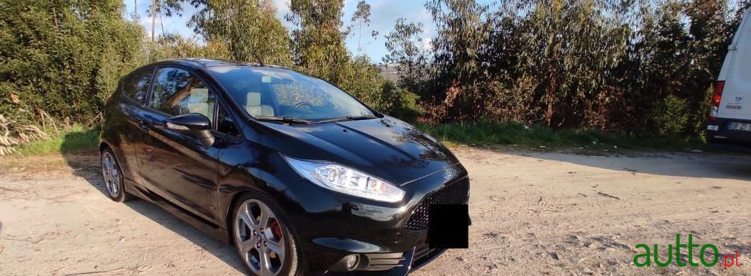 2014' Ford Fiesta photo #5