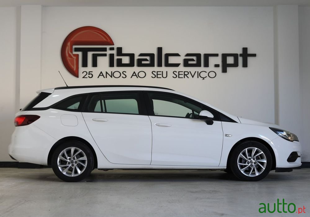 2020' Opel Astra Sports Tourer photo #5