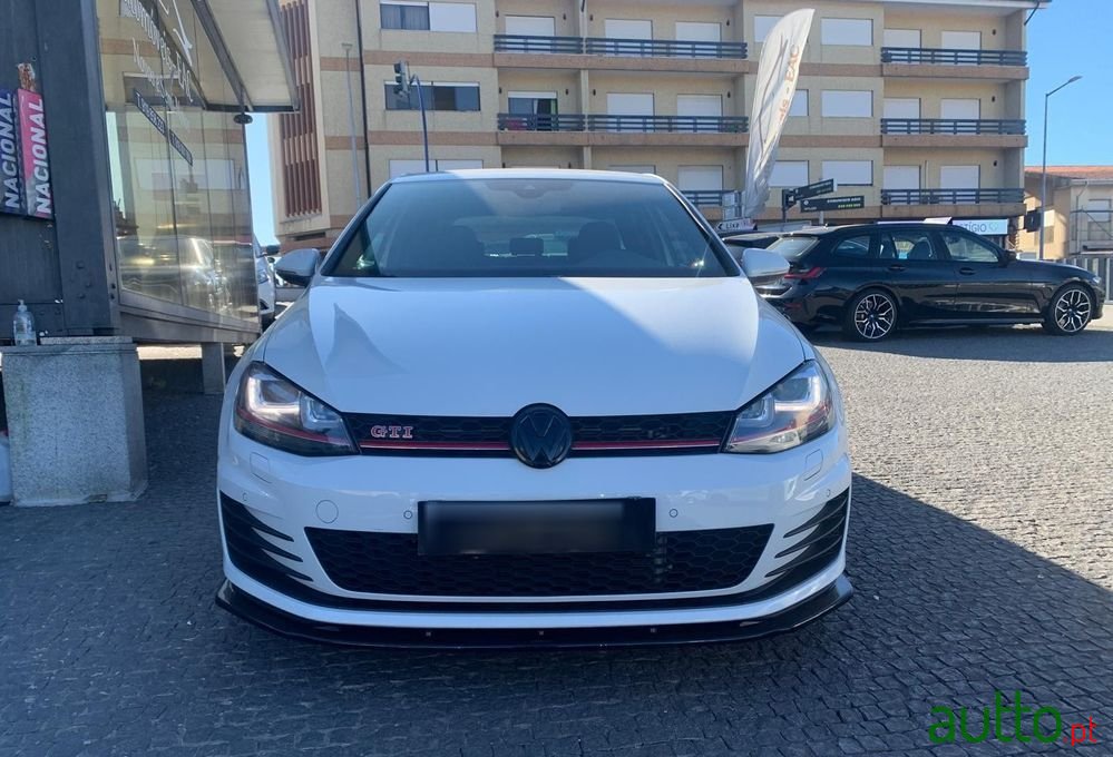 2016' Volkswagen Golf photo #4