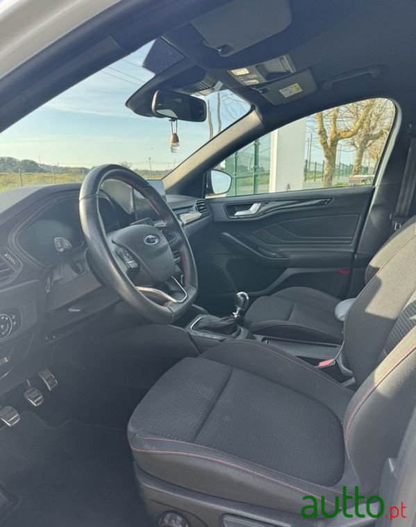 2019' Ford Focus St-Line photo #6