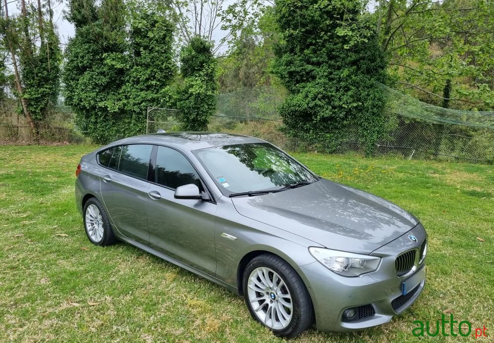 2011' BMW 535 Gran Turismo photo #2