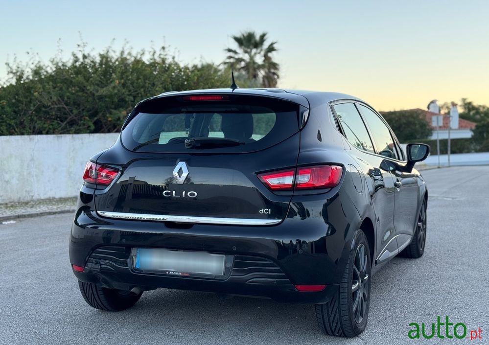 2014' Renault Clio photo #6