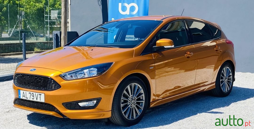 2017' Ford Focus photo #2