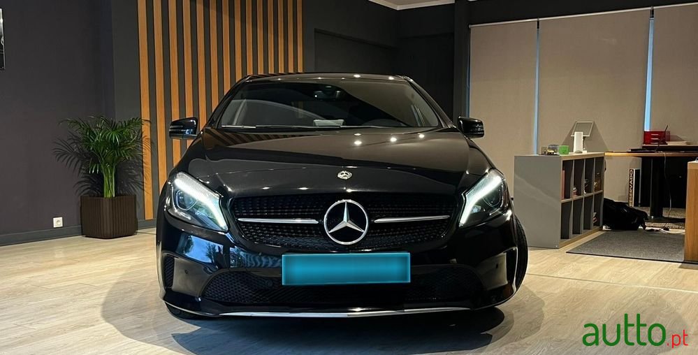 2017' Mercedes-Benz Classe A D Urban photo #2