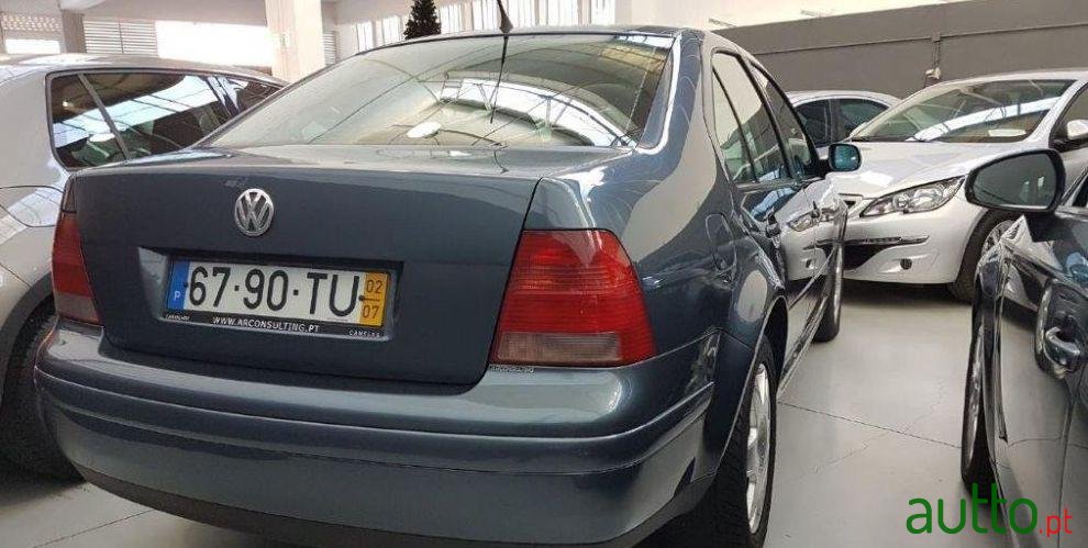 2002' Volkswagen Bora photo #1