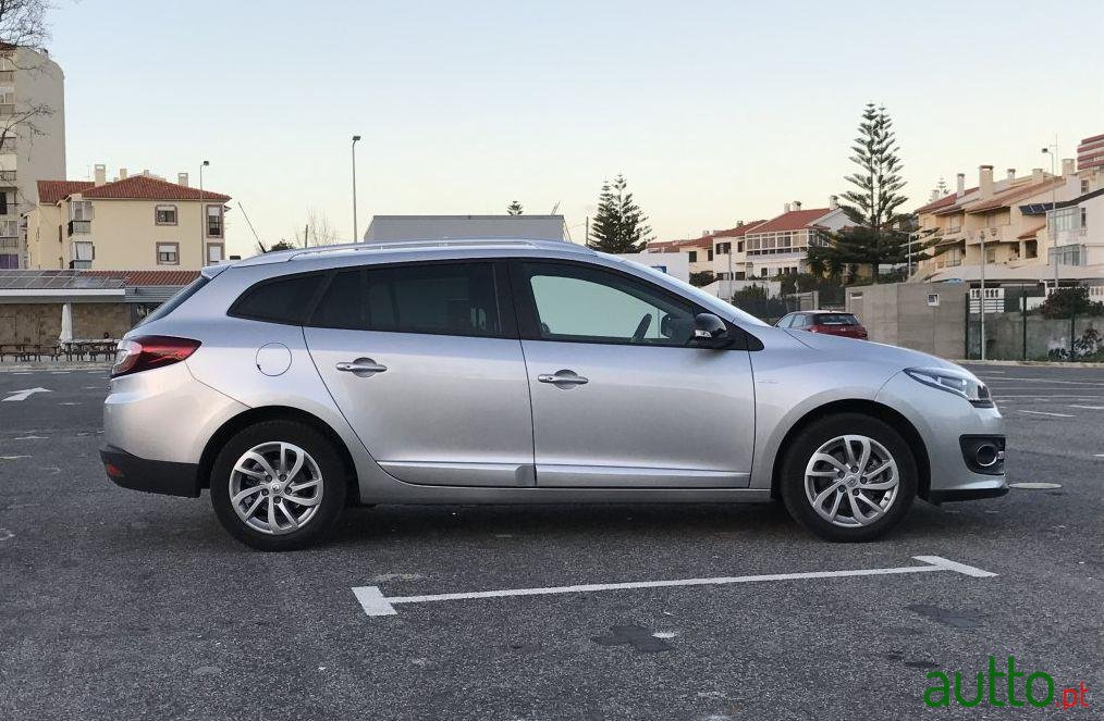 2016' Renault Megane Sport Tourer photo #1