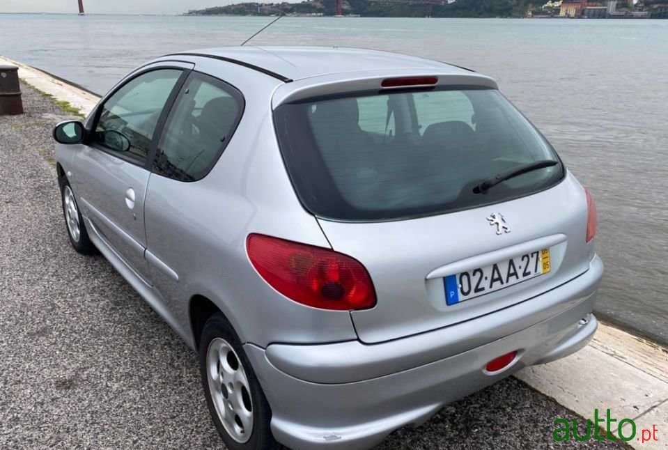 2005' Peugeot 206 photo #2