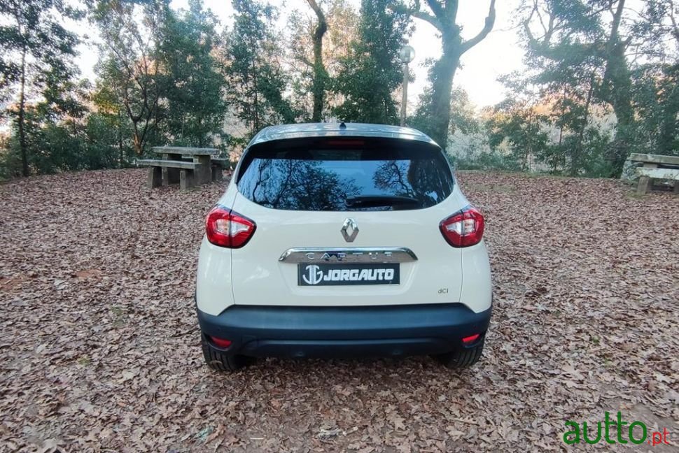 2015' Renault Captur photo #5
