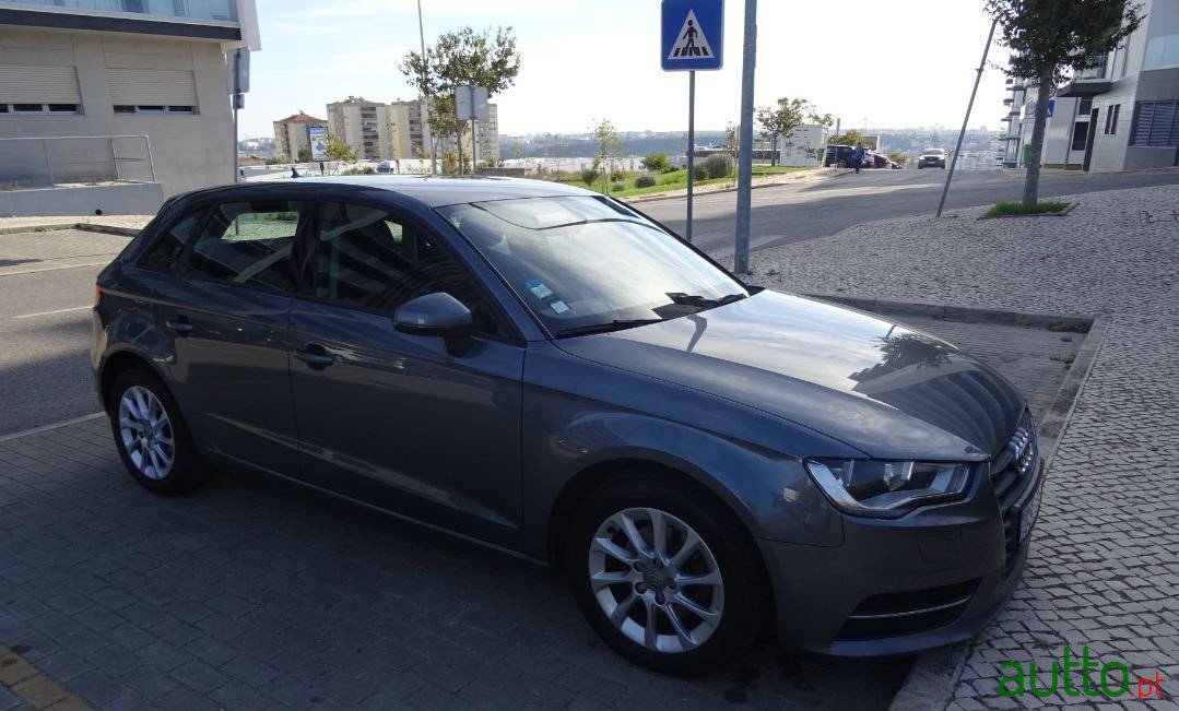 2013' Audi A3 Sportback photo #4