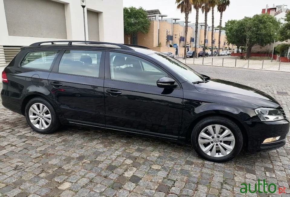 2012' Volkswagen Passat Variant photo #5