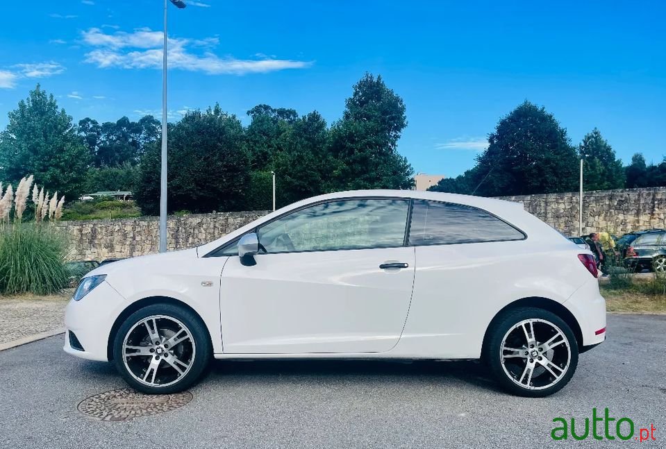 2013' SEAT Ibiza photo #6