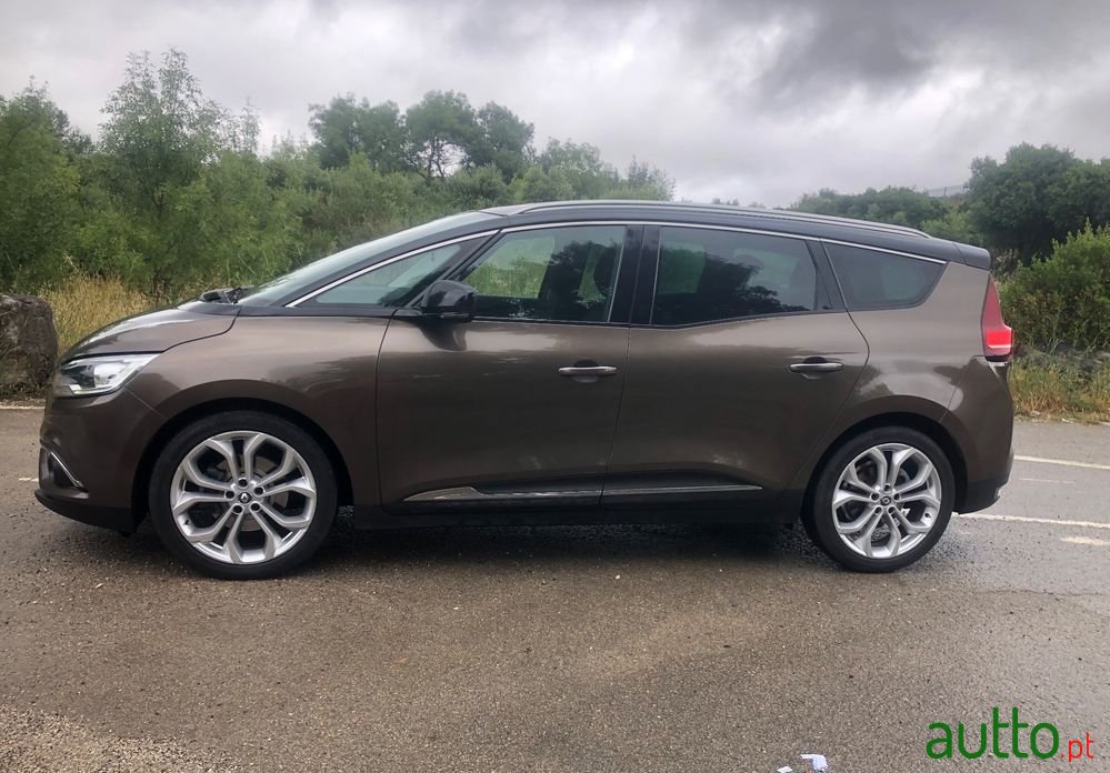 2018' Renault Scenic photo #1