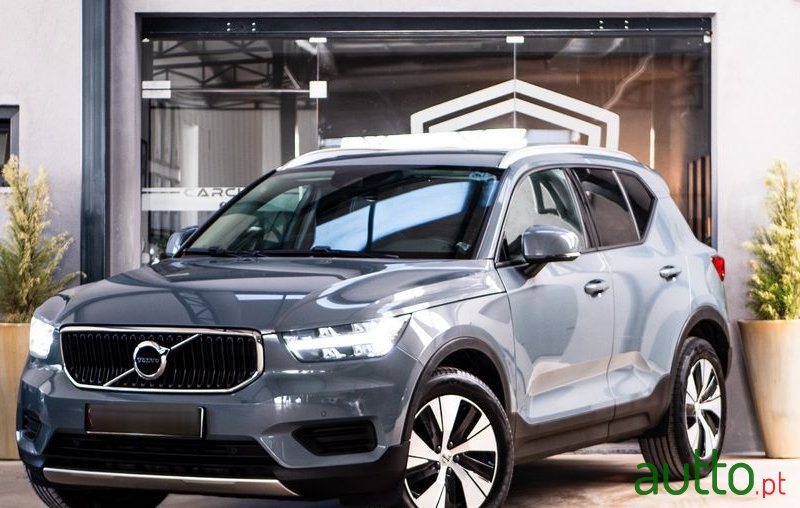 2020' Volvo Xc 40 2.0 D3 Momentum Plus photo #1