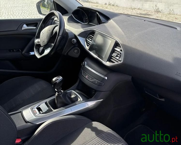 2019' Peugeot 308 Sw photo #6