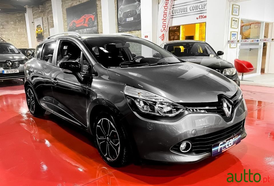 2016' Renault Clio Sport Tourer photo #3