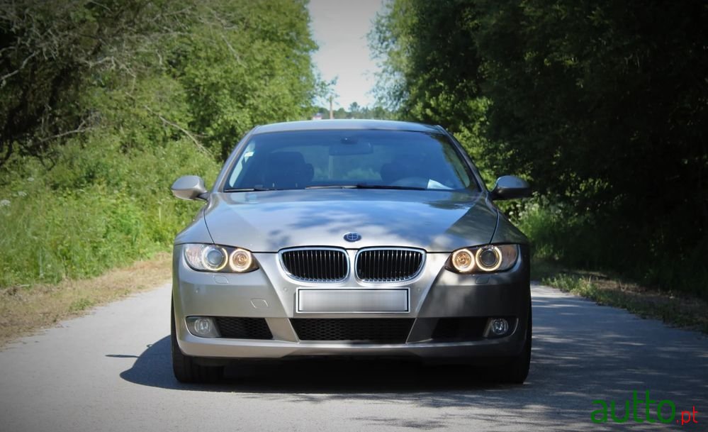 2007' BMW 320 D photo #2