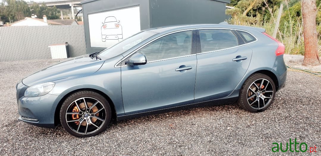 2014' Volvo V40 photo #3