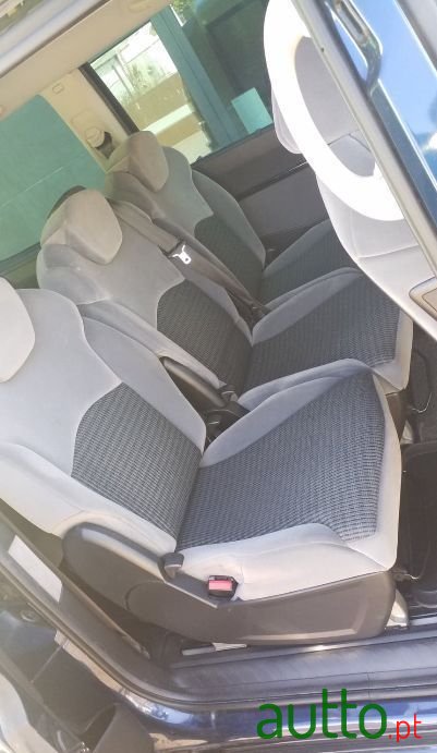 2012' Citroen C8 photo #6