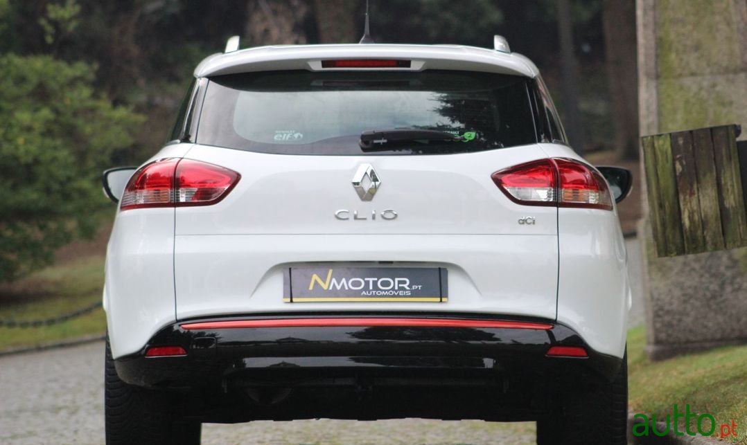 2017' Renault Clio Sport Tourer photo #4