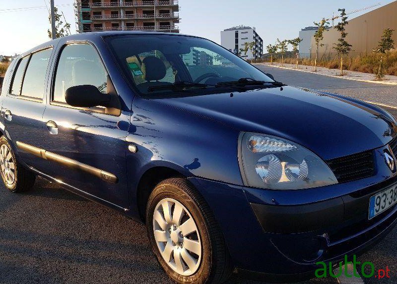 2004' Renault Clio 1.2 Confort photo #1