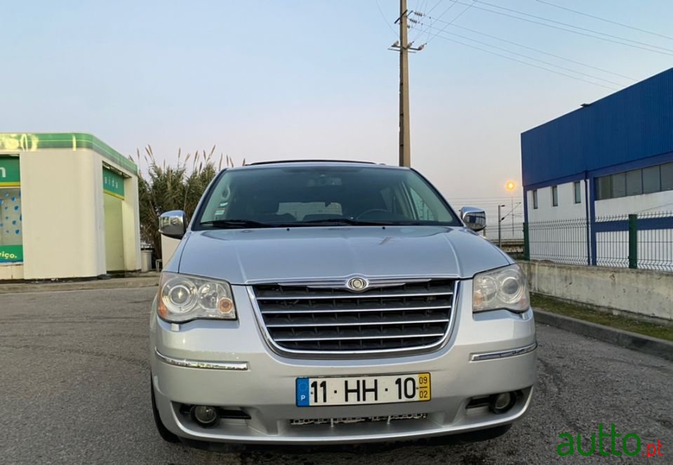 2009' Chrysler Grand Voyager photo #1