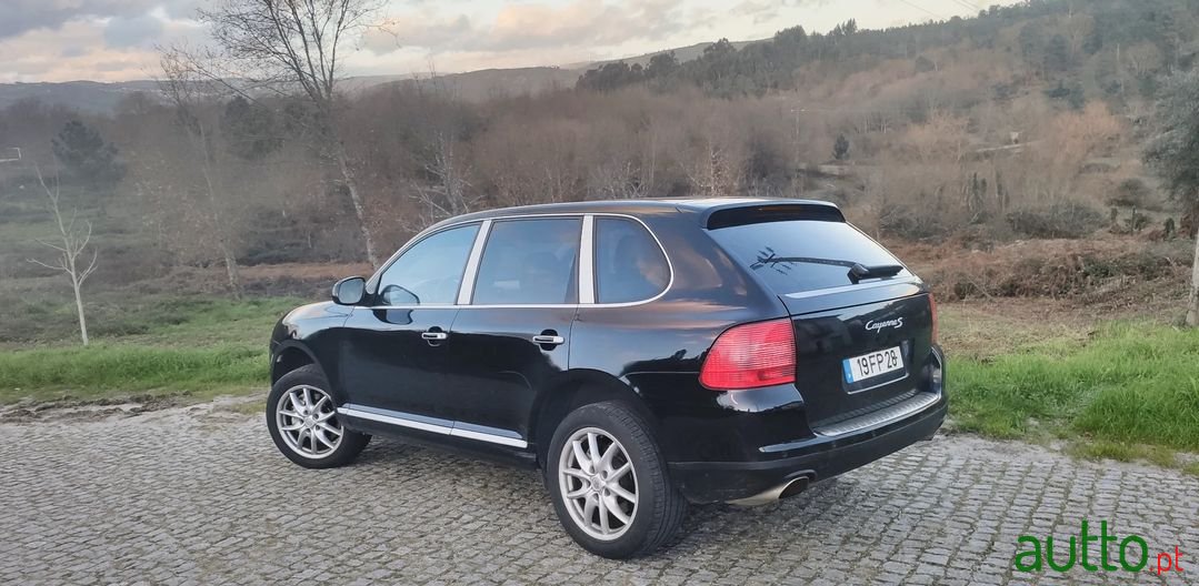 2004' Porsche Cayenne photo #4