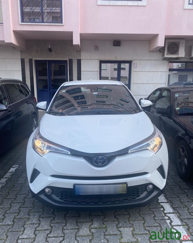 2018' Toyota C-HR 1.8 Hsd Comfort photo #1