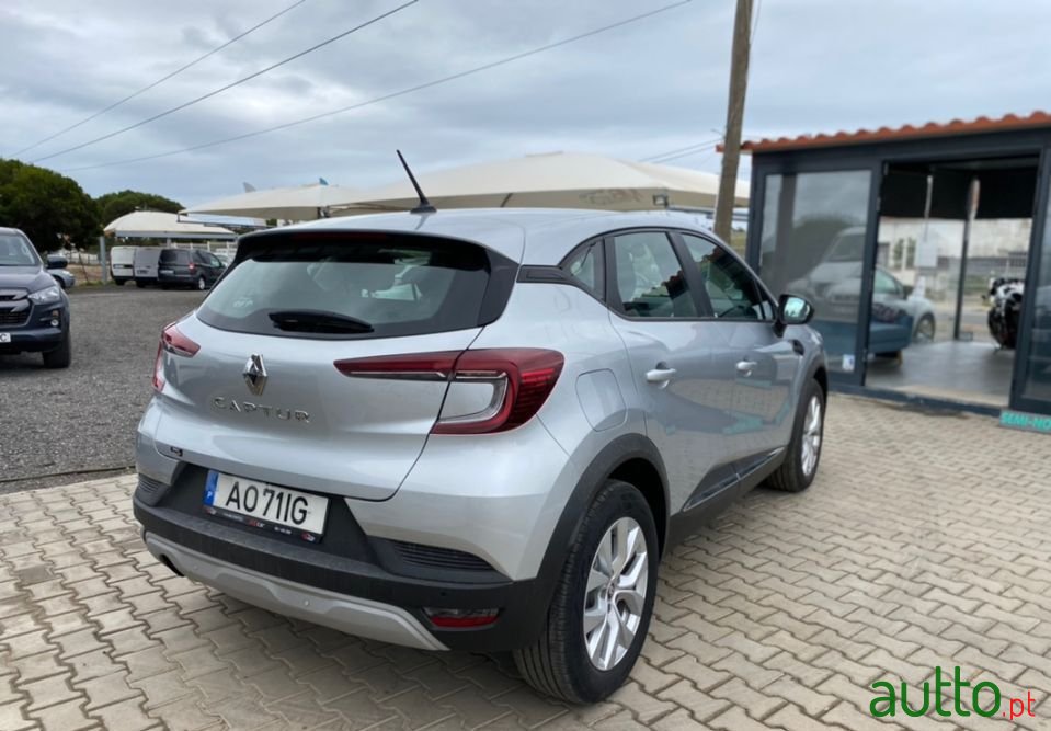 2020' Renault Captur photo #5