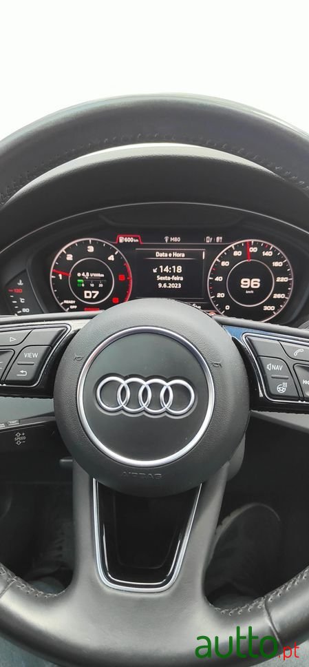 2017' Audi A4 Avant photo #4