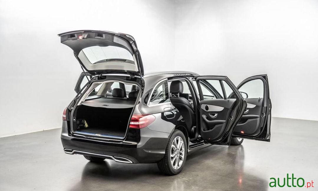 2017' Mercedes-Benz C-200 photo #4