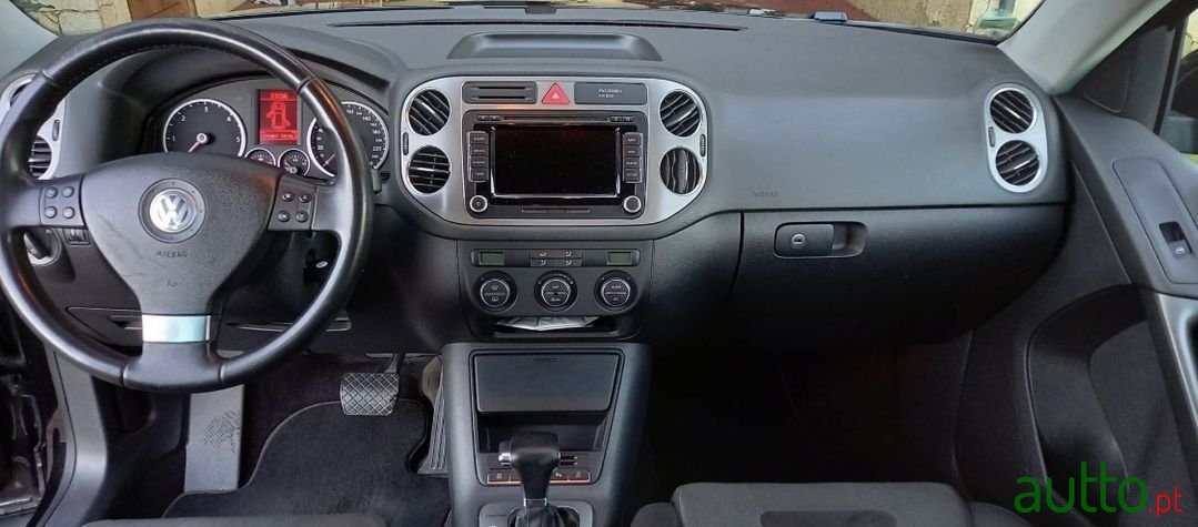 2008' Volkswagen Tiguan photo #5