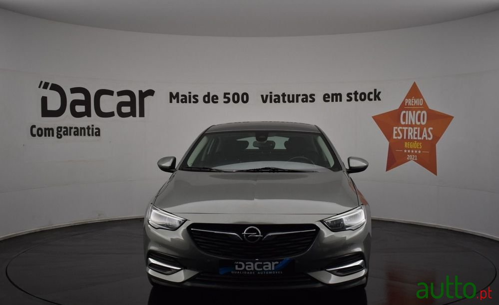 2017' Opel Insignia Grand Sport photo #2