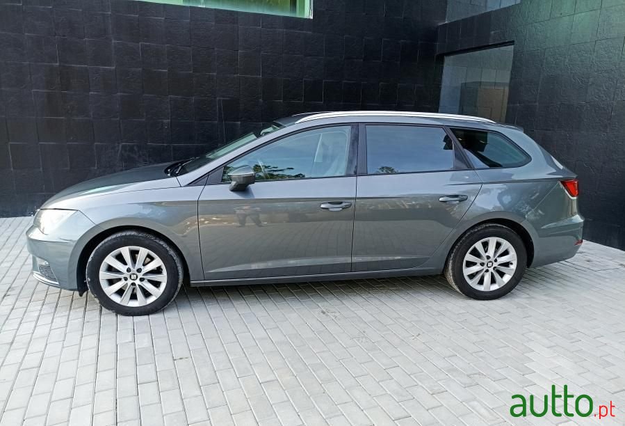 2017' SEAT Leon St photo #3