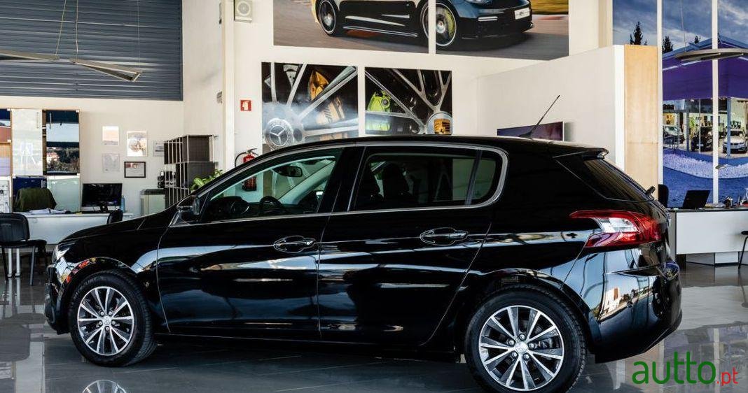 2015' Peugeot 308 photo #3