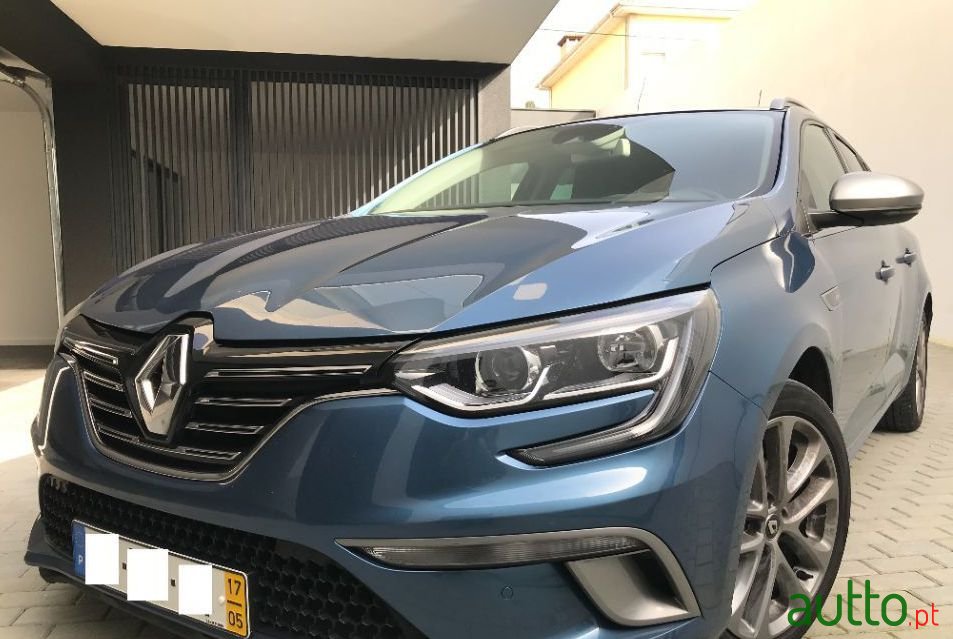 2017' Renault Megane Sport Tourer photo #2