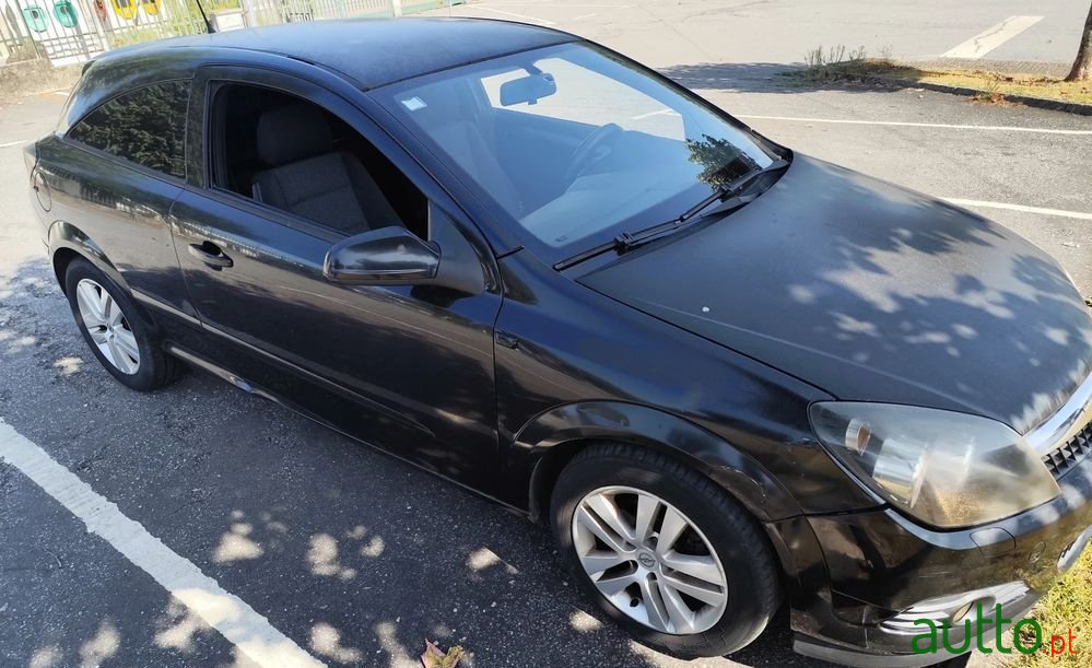 2008' Opel Astra Gtc 1.3 Cdti photo #2