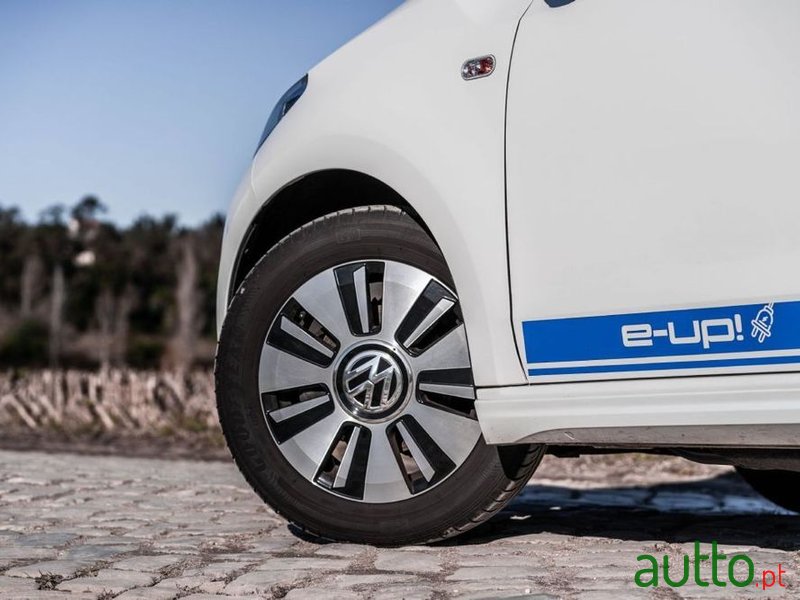 2016' Volkswagen e-up! photo #5