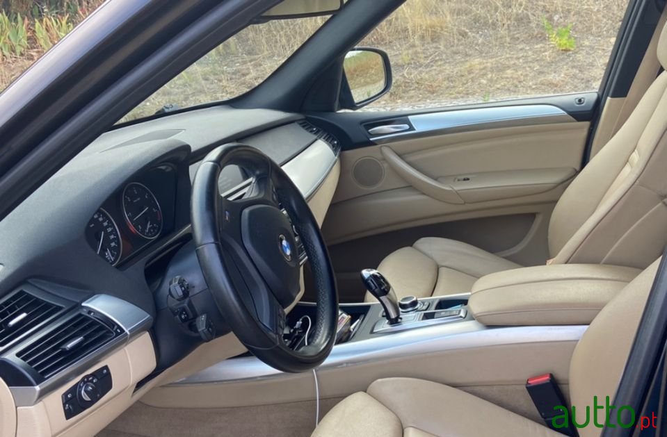 2010' BMW X5 photo #6