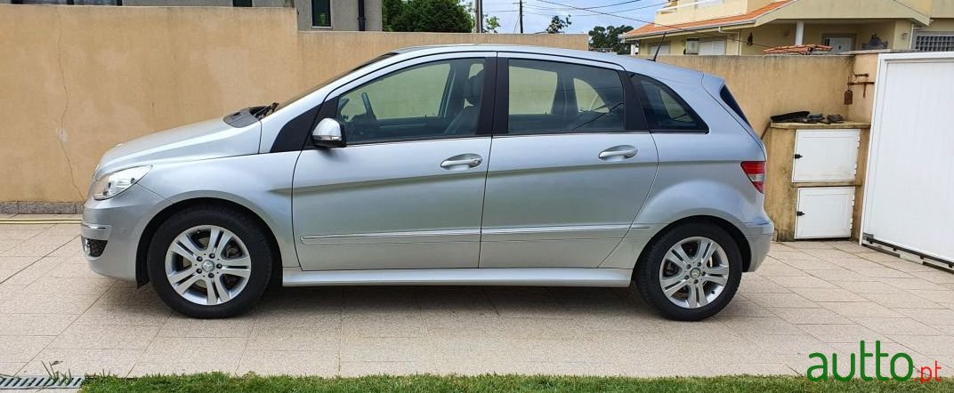 2010' Mercedes-Benz B-200 photo #4