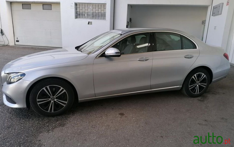 2019' Mercedes-Benz E-220 photo #2