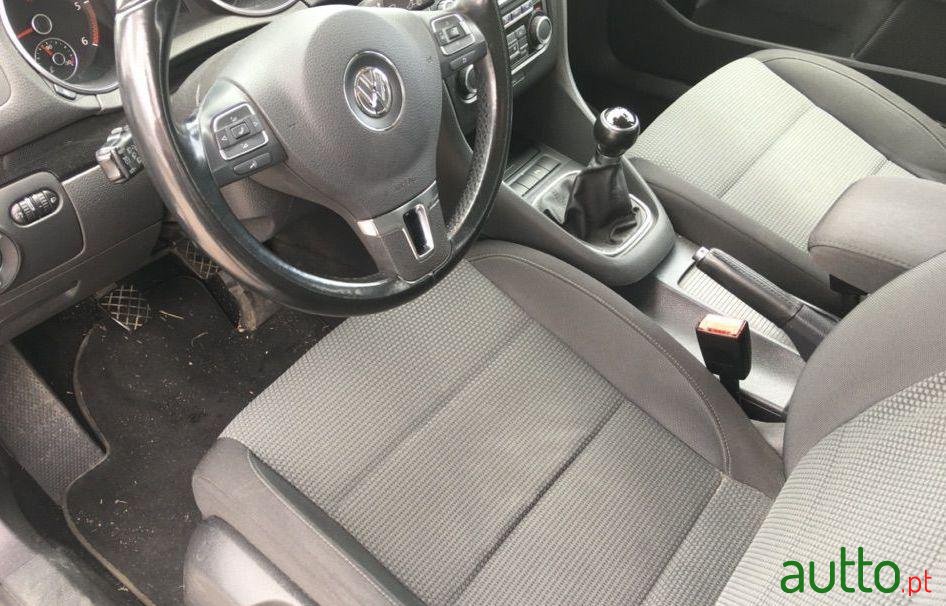 2011' Volkswagen Golf Variant photo #4